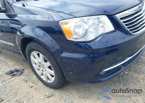 2015 Chrysler Town & Country Touring z USA, uszkodzony, nr VIN 2C4RC1BG4FR610254